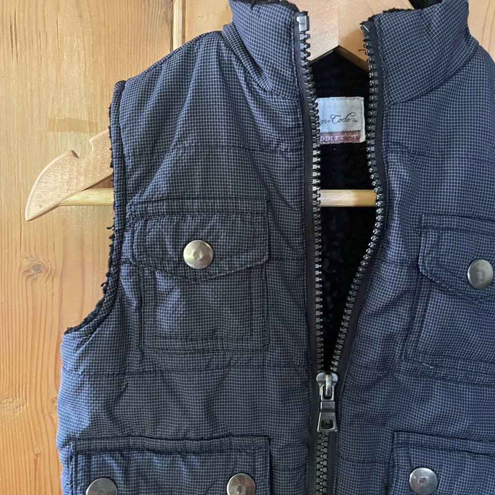 Sovereign Code Winter Vest - Picture 3 of 3